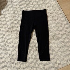 Athleta Salutation Capri, Size M